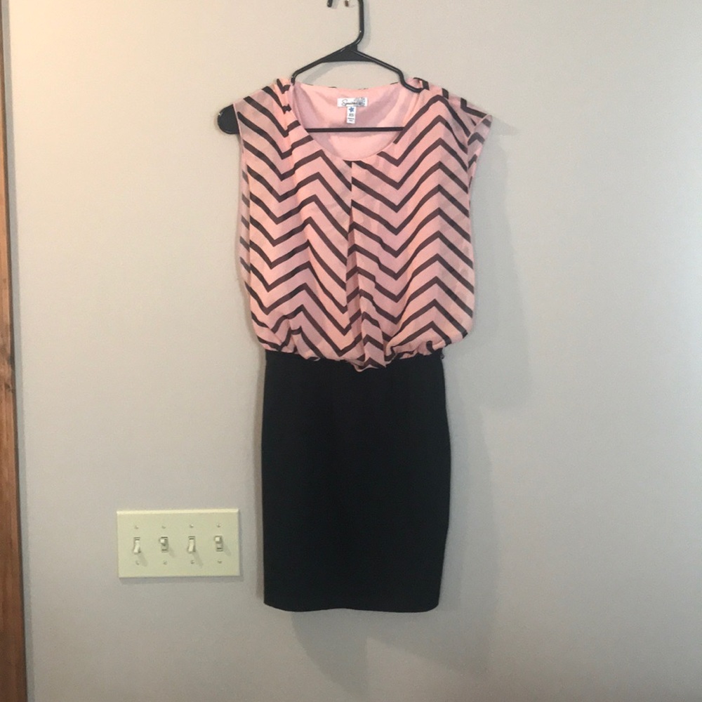 Super cute dress!